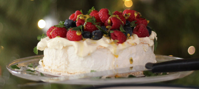 christmas-desserts-pavlova-article.jpg christmas-desserts-pavlova-article.jpg